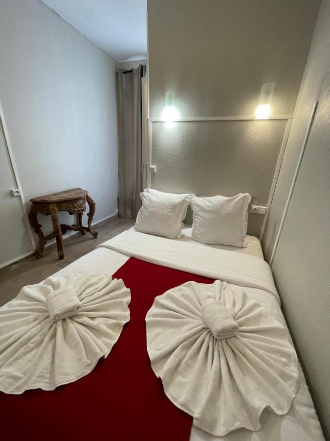 Hotel Central Saint-Denis  Buitenkant foto