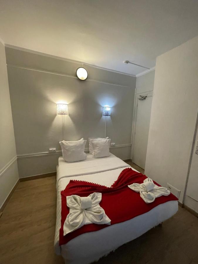 Hotel Central Saint-Denis  Buitenkant foto