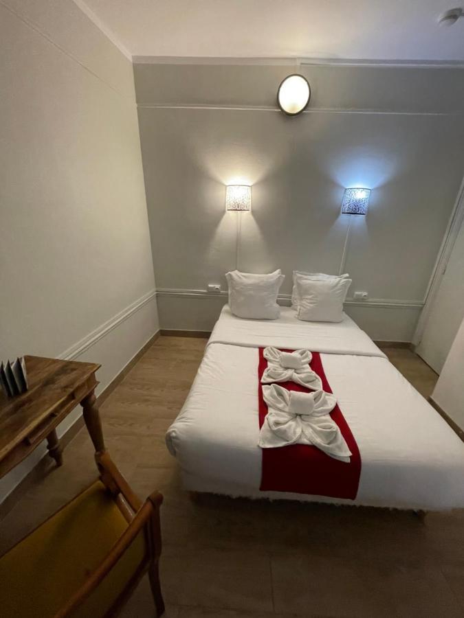 Hotel Central Saint-Denis  Buitenkant foto