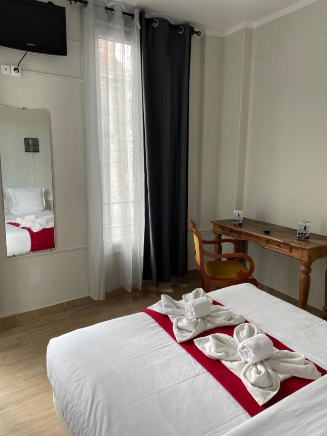 Hotel Central Saint-Denis  Buitenkant foto